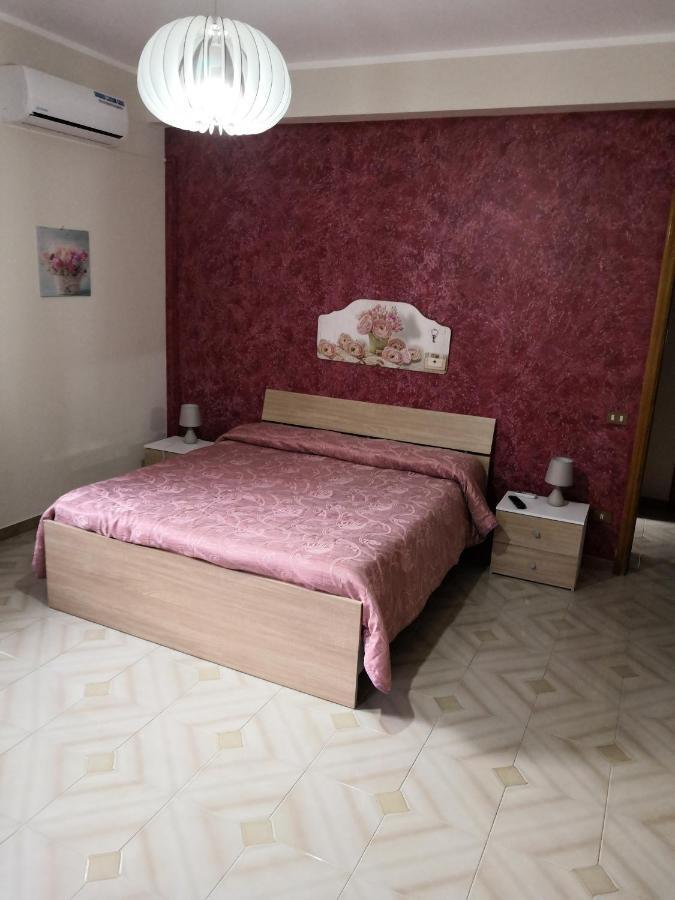 Case Vacanze Le Rose Campofelice Di Roccella Exterior foto