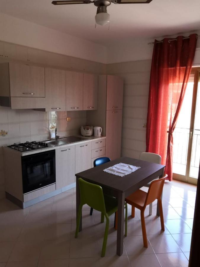 Case Vacanze Le Rose Campofelice Di Roccella Exterior foto